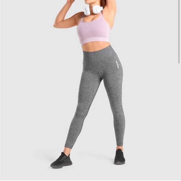 *FREE ADD ON* Gymshark Adapt Mark Seamless Leggings in Black - Picture 4 of 7